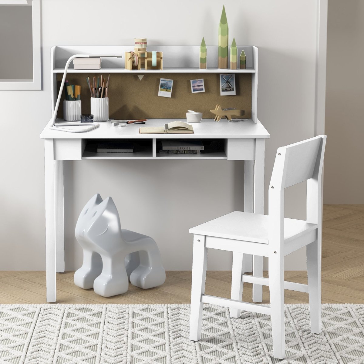 Small kid desk online and chair